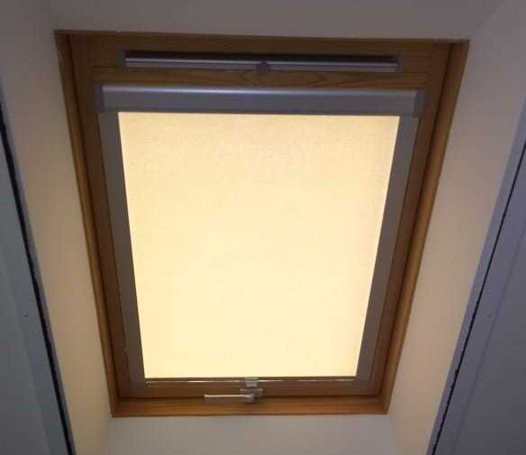 Рулонные шторы на мансардные окна